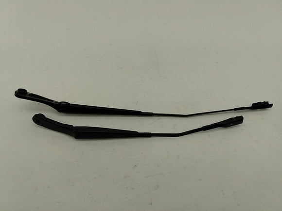 Alfa Romeo Giulia Pair Of Windshield Wiper Arms