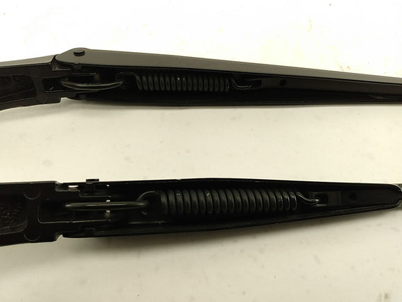 Alfa Romeo Giulia Pair Of Windshield Wiper Arms
