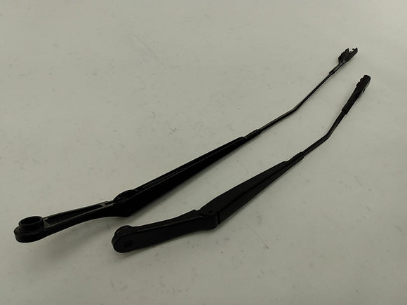 Alfa Romeo Giulia Pair Of Windshield Wiper Arms