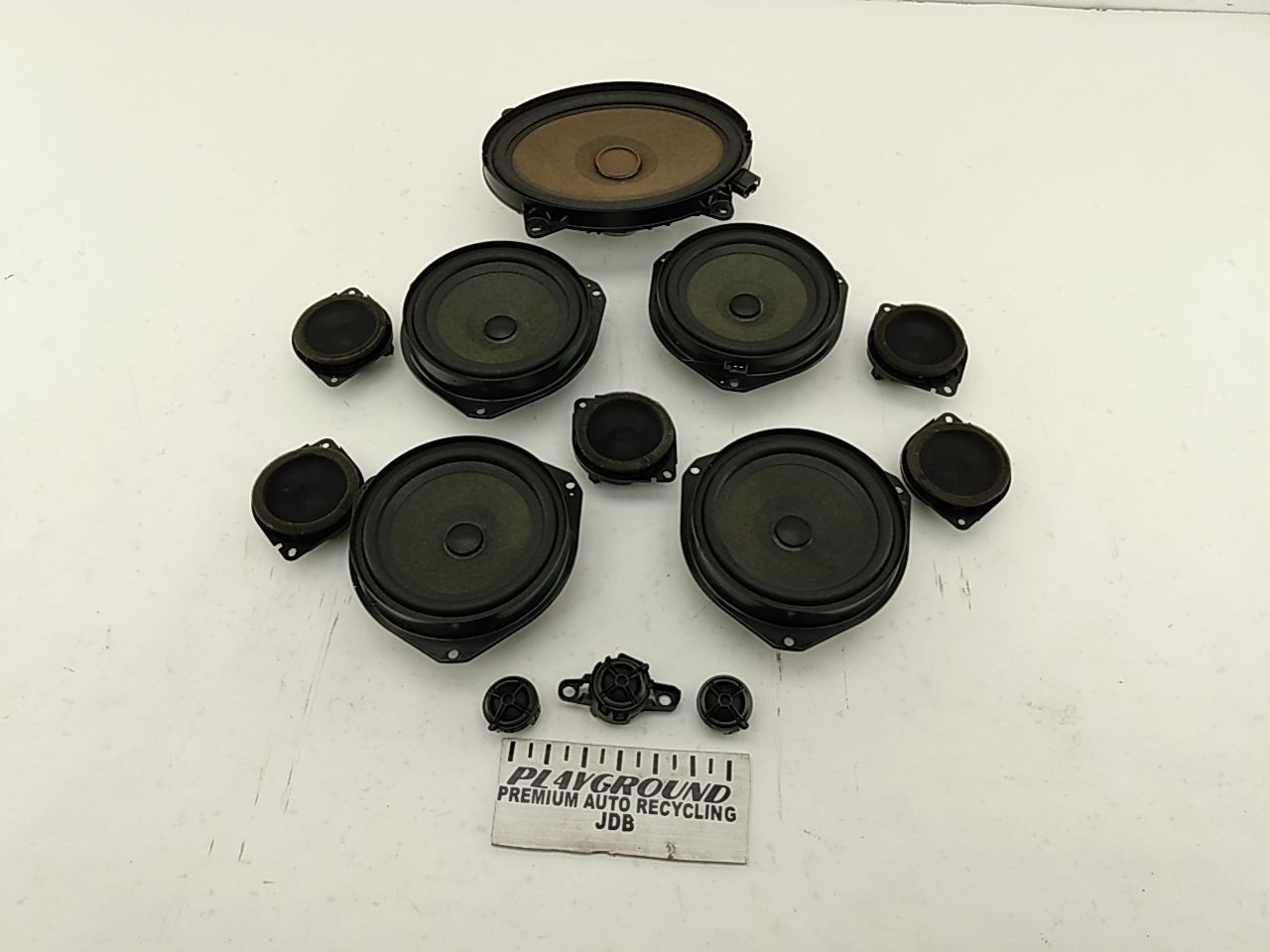 Alfa Romeo Giulia Set Of 13 Audio Speakers