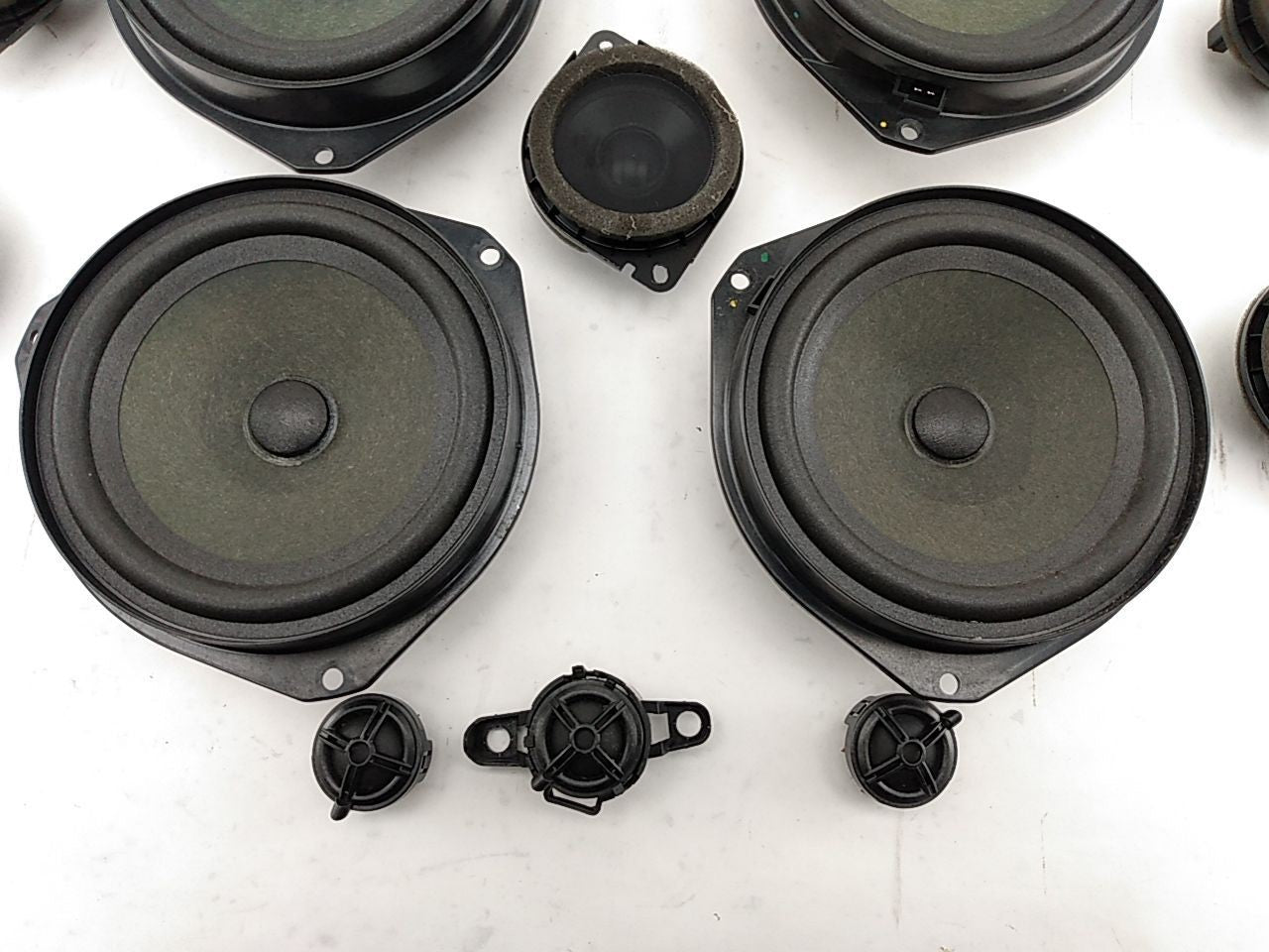 Alfa Romeo Giulia Set Of 13 Audio Speakers