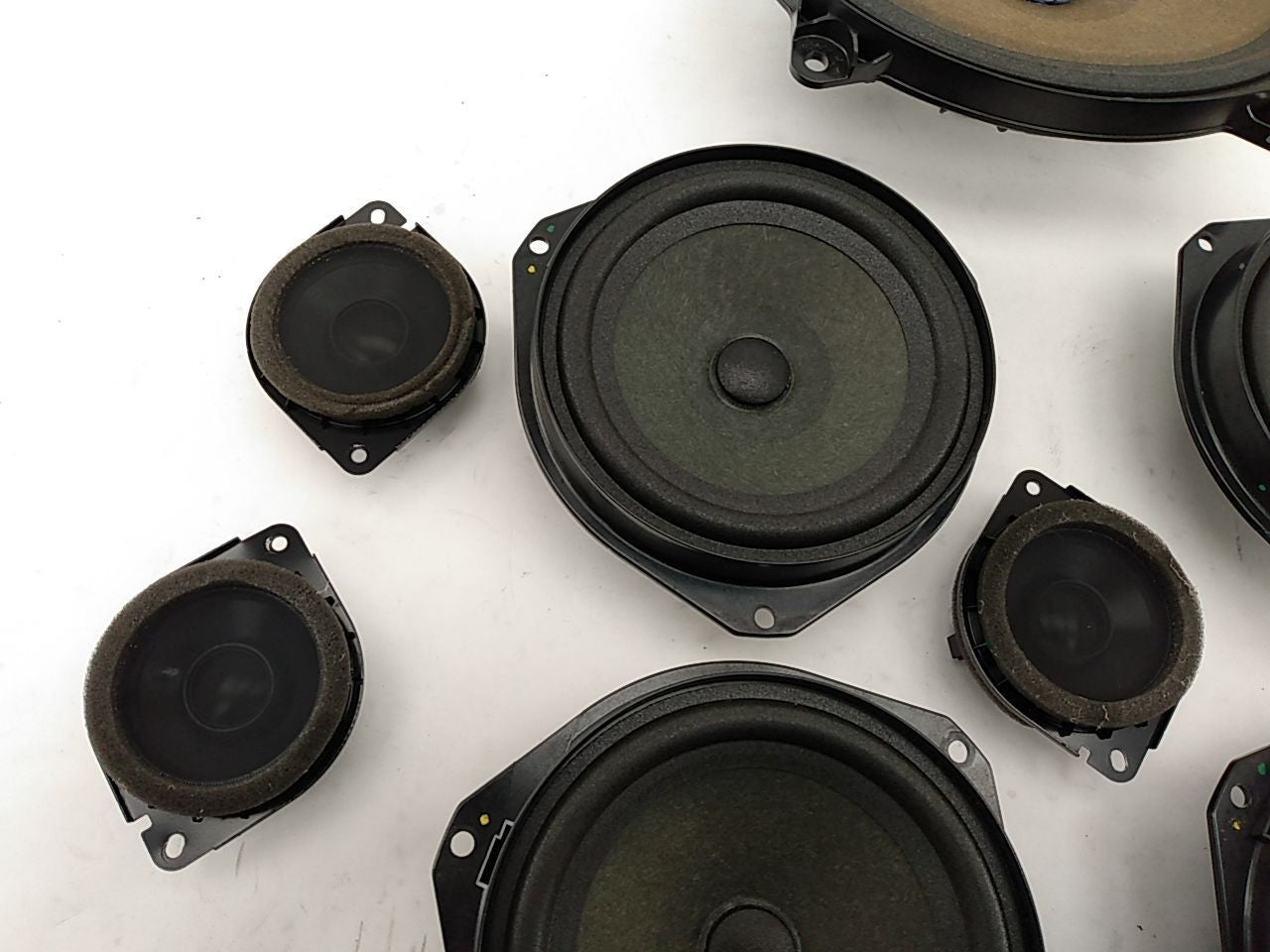 Alfa Romeo Giulia Set Of 13 Audio Speakers