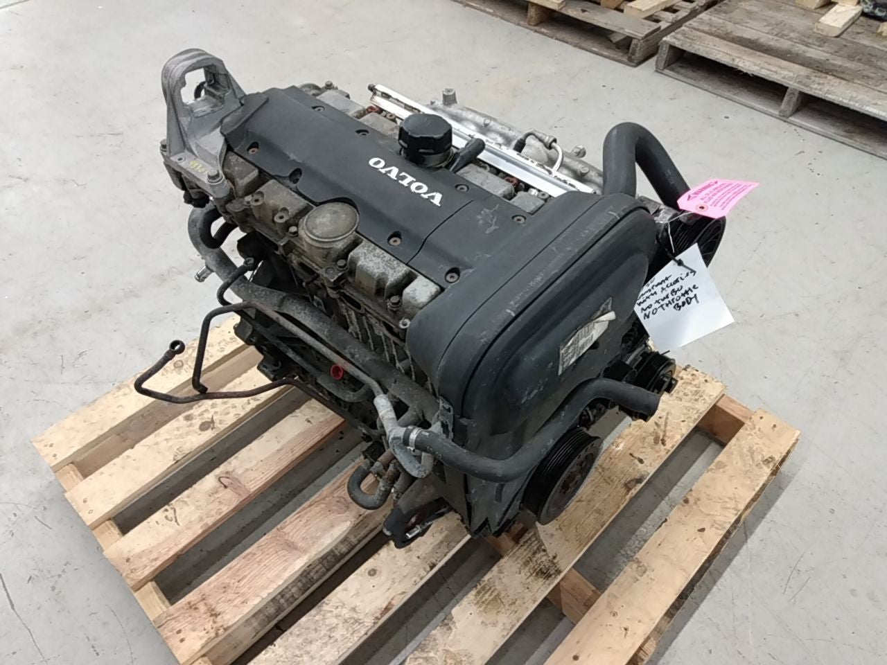 Volvo V70 Engine Assembly