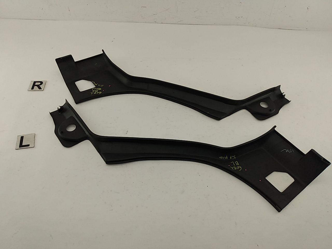 Jeep Cherokee Pair Of Rear Door Sill Trims