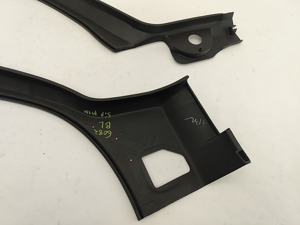 Jeep Cherokee Pair Of Rear Door Sill Trims