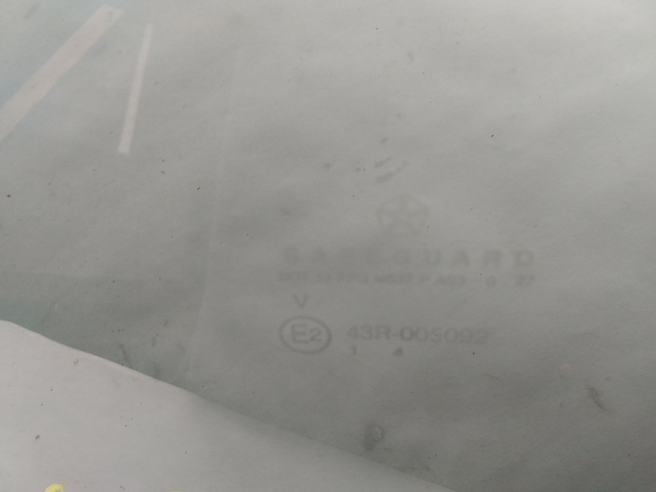 Jeep Cherokee Driver Left Rear Door Window Glass