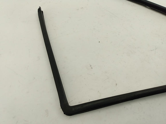 Jeep Cherokee Passenger Right Rear Window Glass Seal