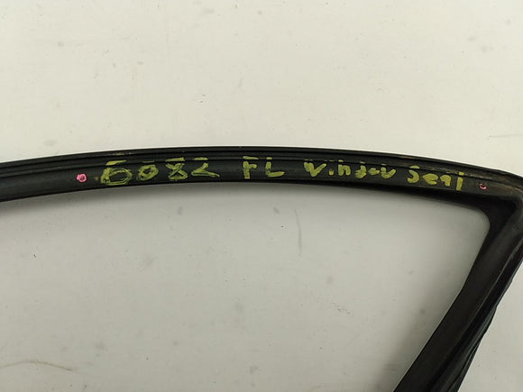 Jeep Cherokee Driver Left Front Window Glass Seal