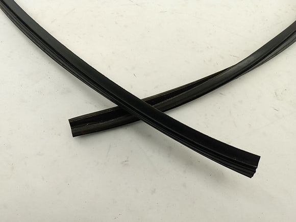 Jeep Cherokee Driver Left Front Window Glass Seal