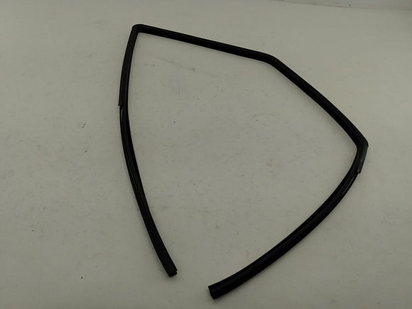 Jeep Cherokee Driver Left Front Window Glass Seal