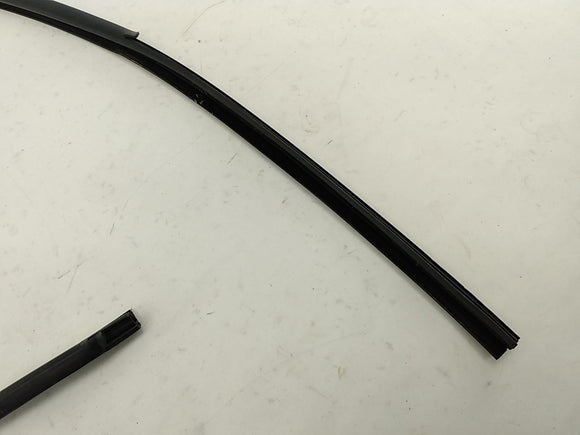 Jeep Cherokee Driver Left Rear Window Glass Seal