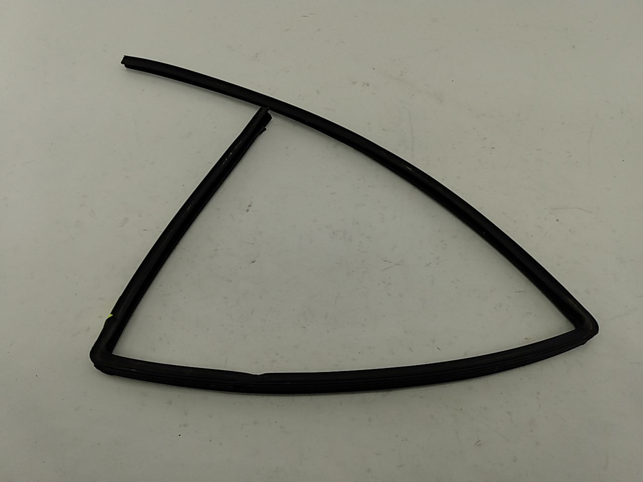 Jeep Cherokee Driver Left Rear Window Glass Seal
