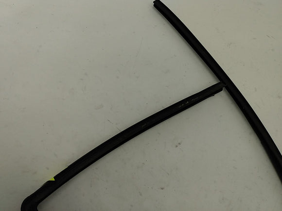 Jeep Cherokee Driver Left Rear Window Glass Seal