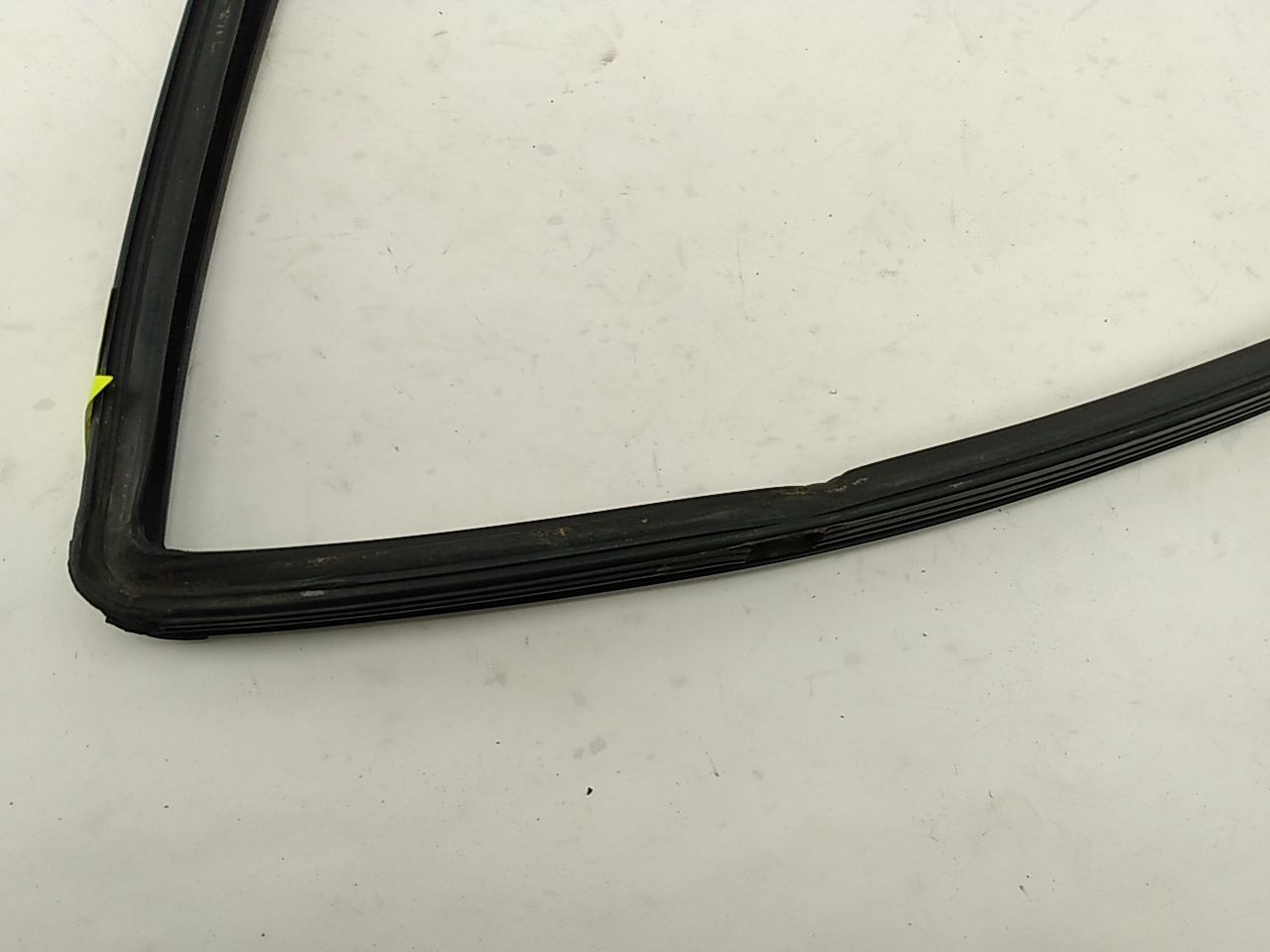 Jeep Cherokee Driver Left Rear Window Glass Seal