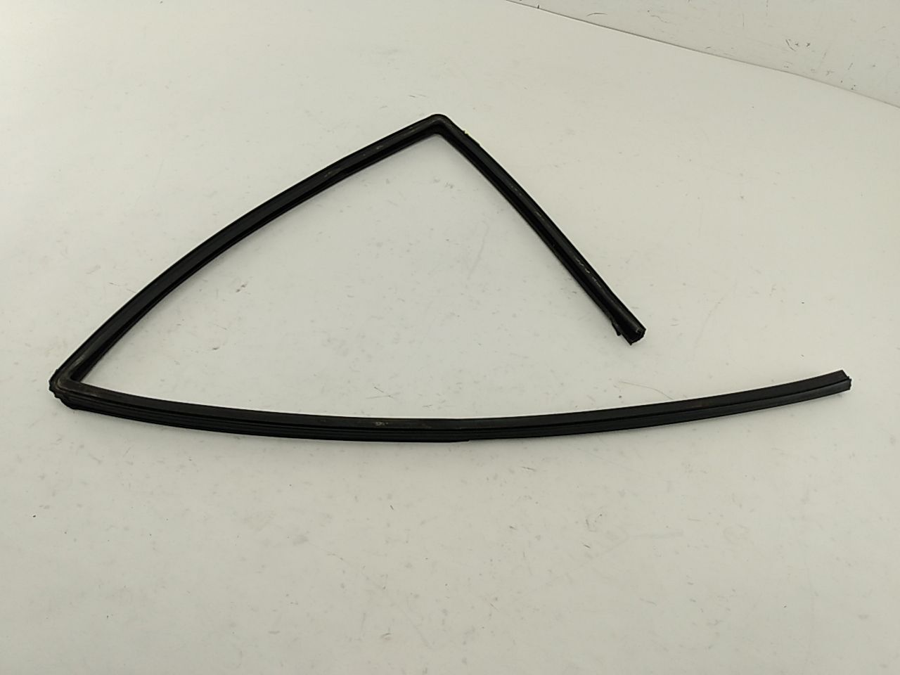 Jeep Cherokee Driver Left Rear Window Glass Seal