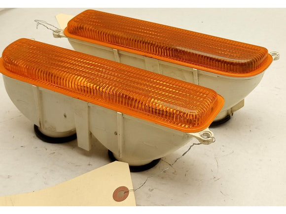 Jeep Cherokee Pair Of Front Turn Signal Lights