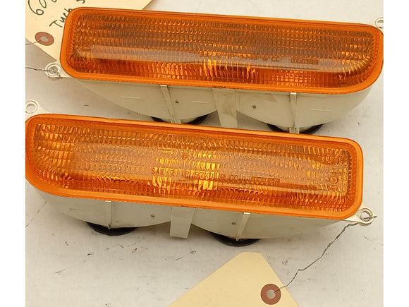 Jeep Cherokee Pair Of Front Turn Signal Lights