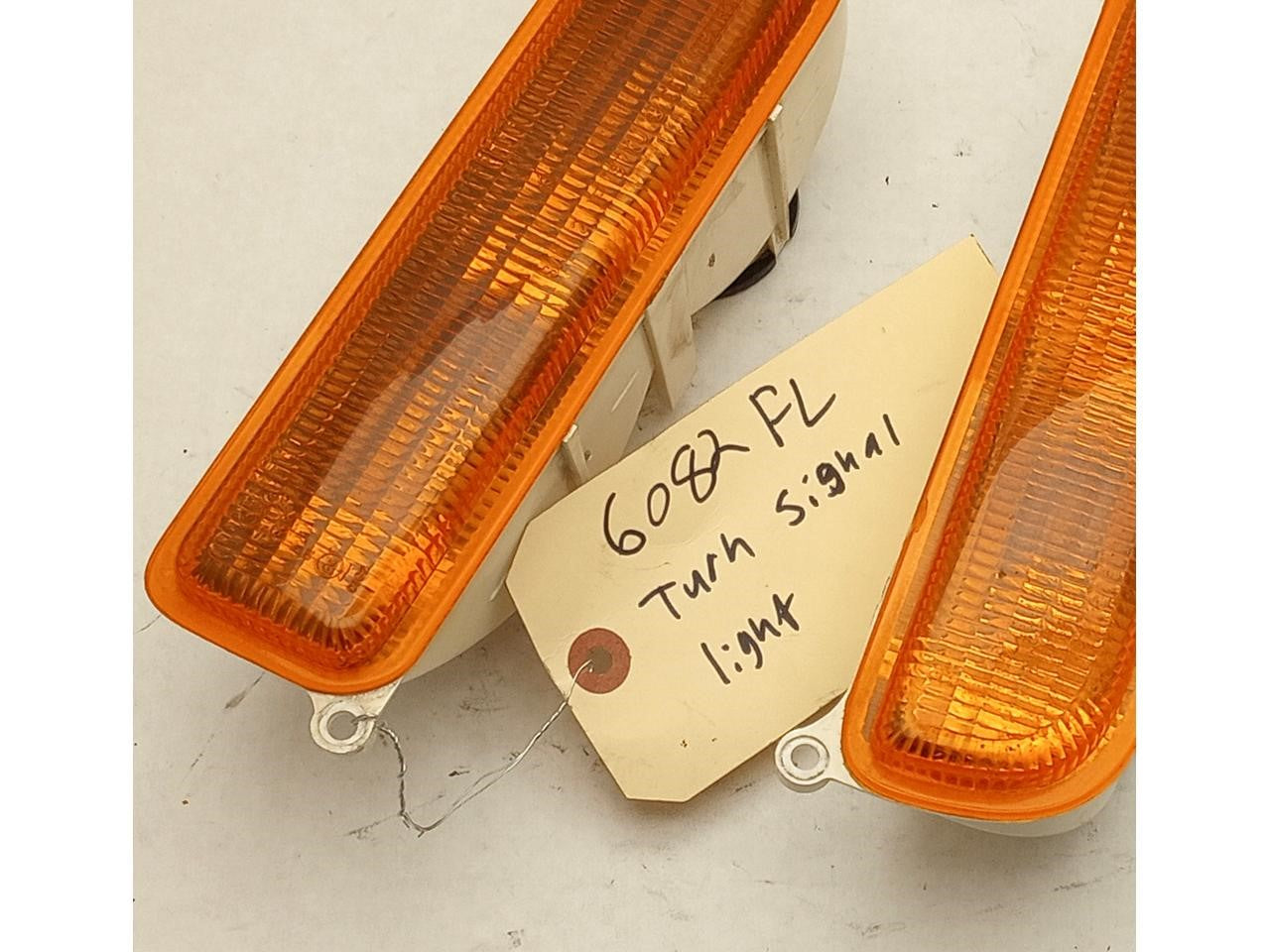 Jeep Cherokee Pair Of Front Turn Signal Lights