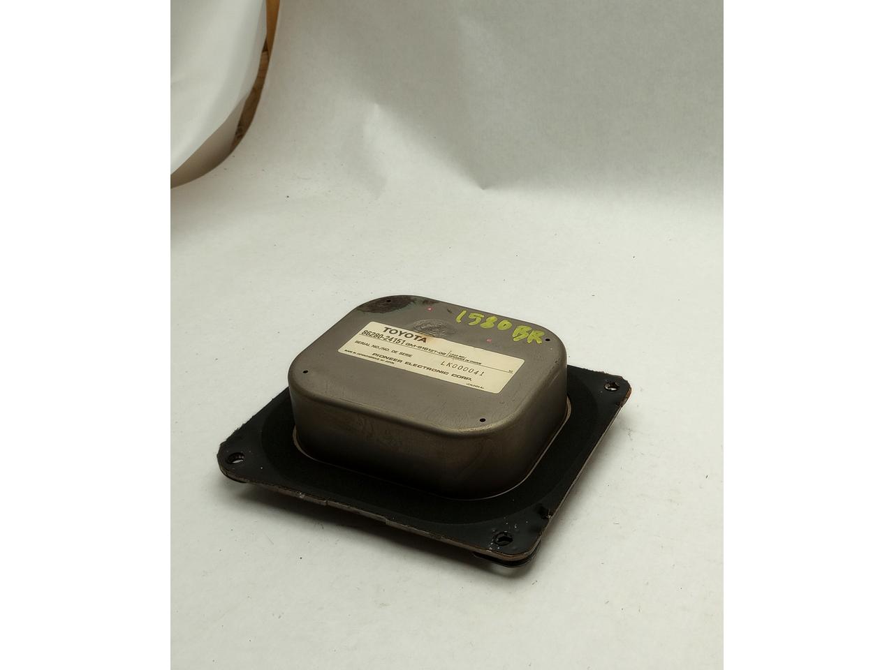 Lexus SC400 Stereo Speaker Amplifier