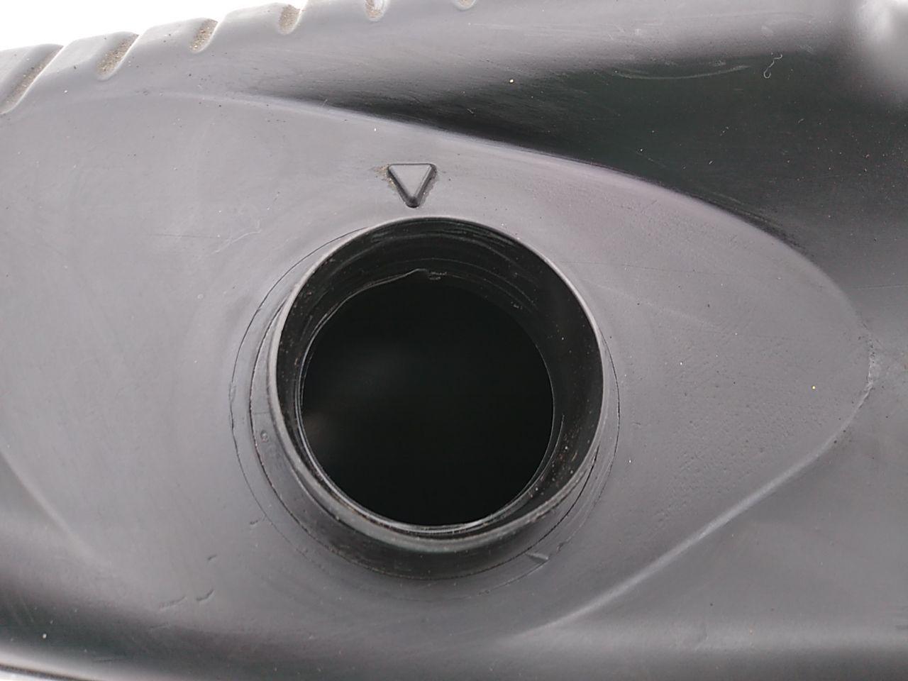 Pontiac Solstice Air Cleaner Resonator Housing