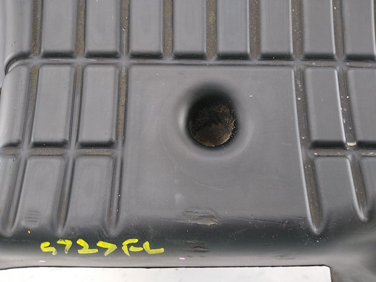 Pontiac Solstice Air Cleaner Resonator Housing