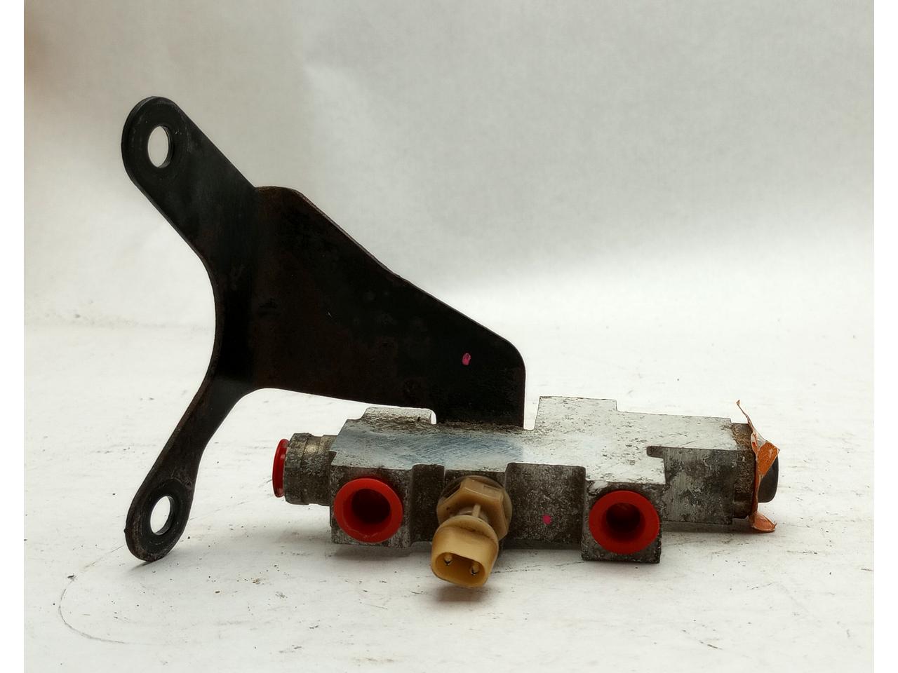 Jeep Cherokee Brake Proportioning Valve