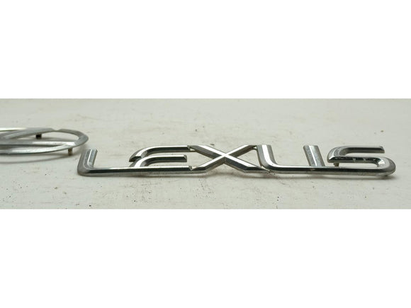 Lexus SC400 Trunk Lexus Emblem And Badge