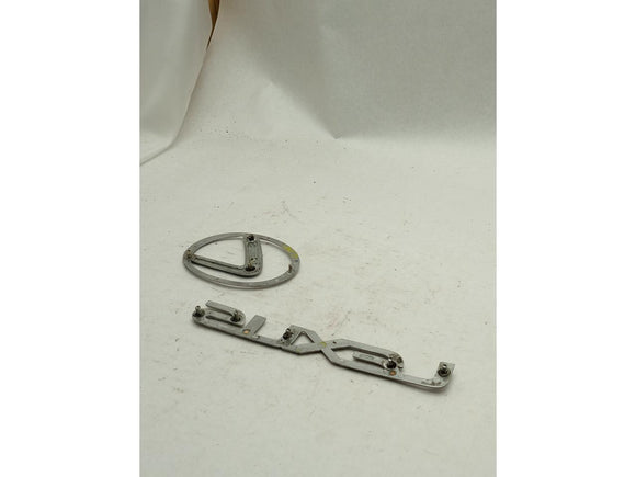 Lexus SC400 Trunk Lexus Emblem And Badge