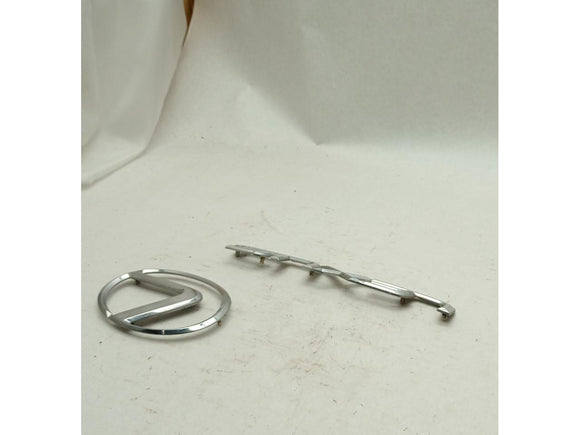 Lexus SC400 Trunk Lexus Emblem And Badge