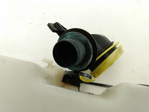 Jeep Cherokee Windshield Washer Fluid Reservoir
