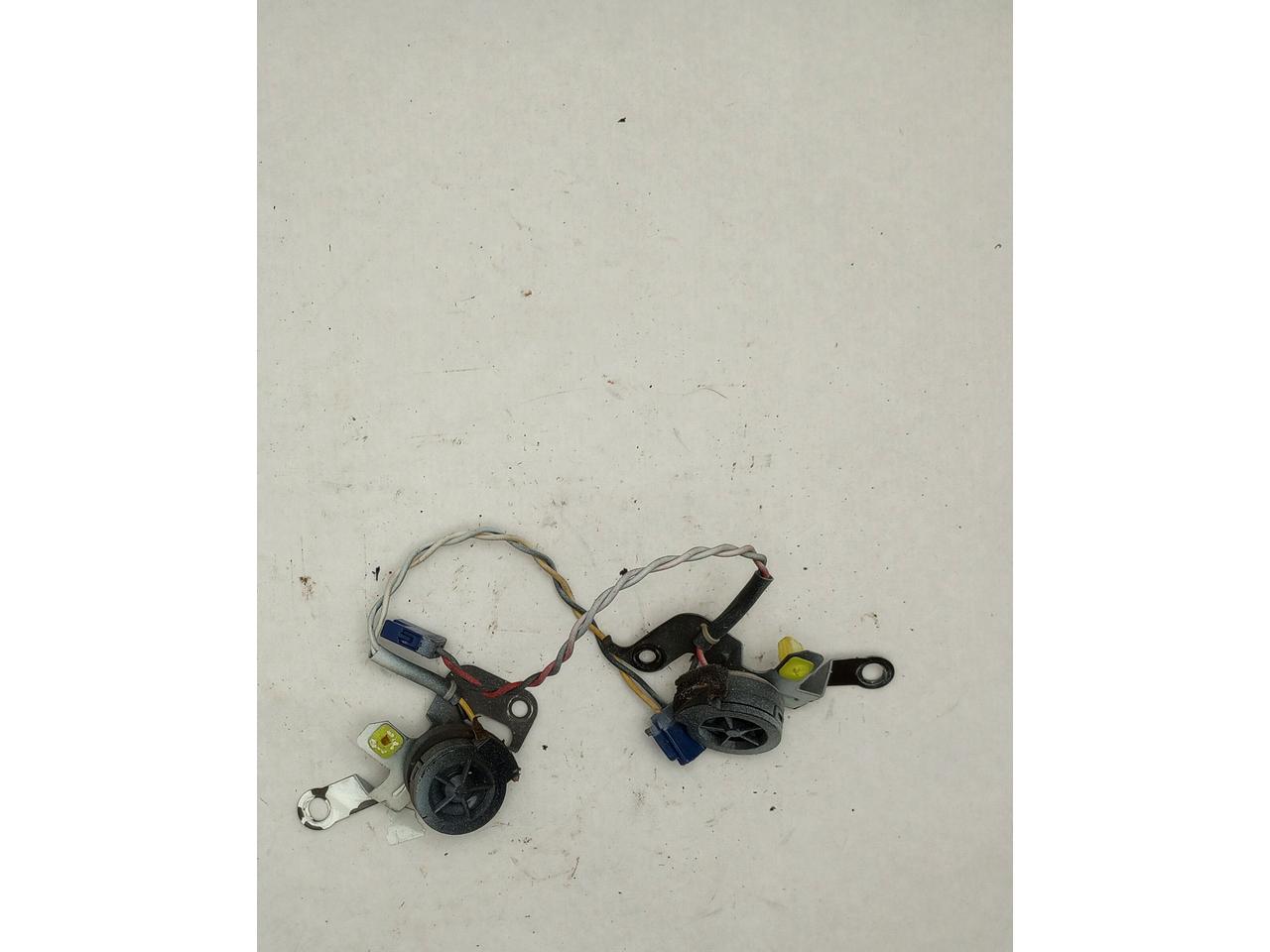 Lexus SC400 Pair Of Front Door Tweeter Speakers | Playground PAR