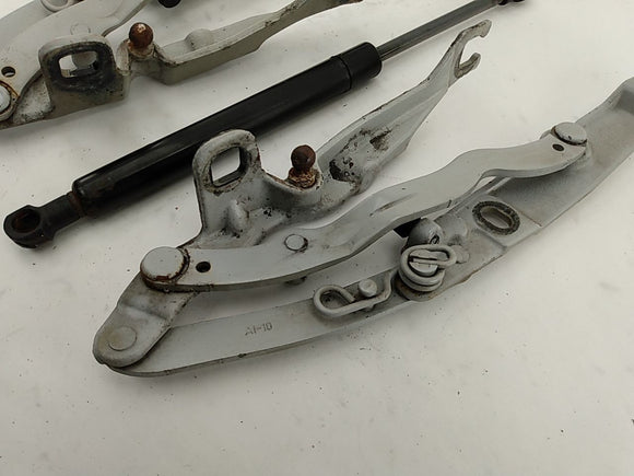 BMW Z4 Pair Of Trunk Hinges