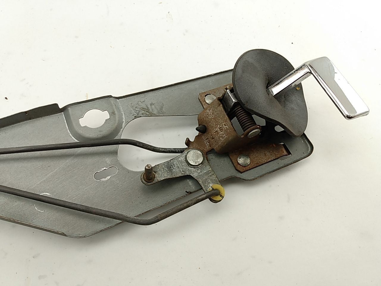 Buick Reatta Passenger Right Front Door Lock Latch