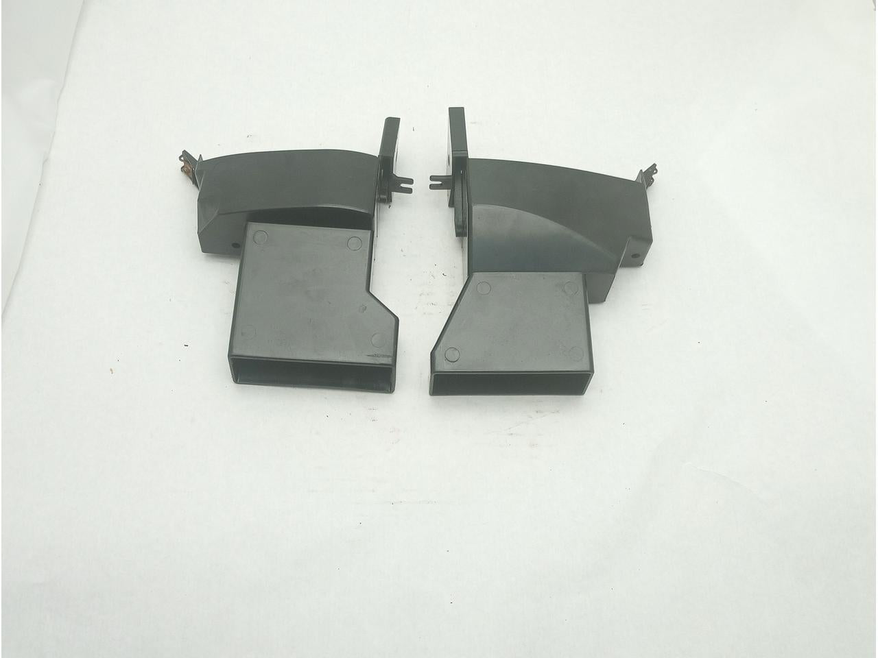 Buick Reatta Pair Of Dashboard Air Ducts