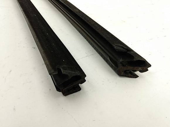 Buick Reatta Pair Of Front Inner Door Window Seals