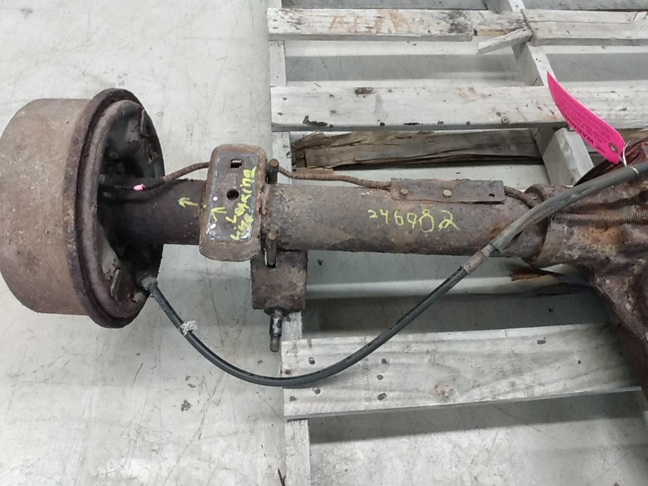 Jeep Cherokee Complete Rear Axle Assembly