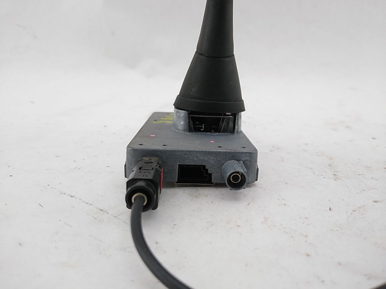 BMW Z4 Radio Antenna Amplifier Diversity & Receiver Module