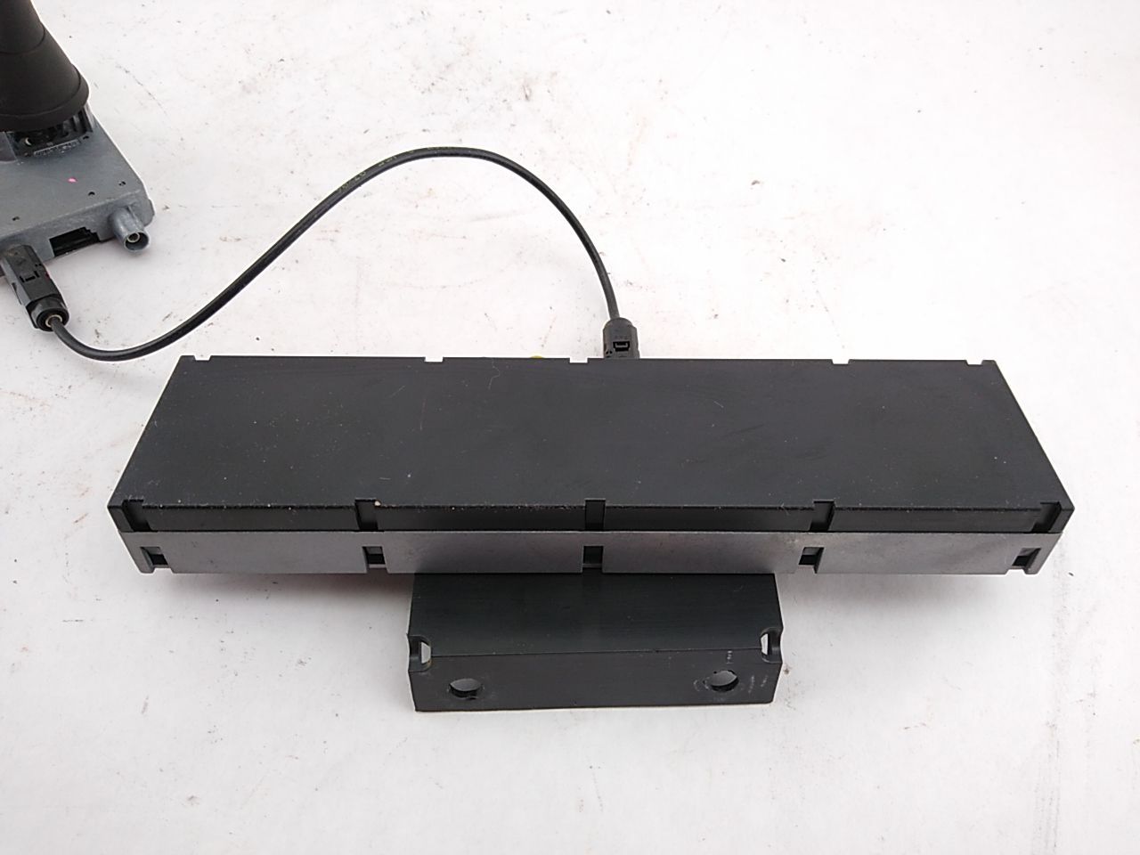BMW Z4 Radio Antenna Amplifier Diversity & Receiver Module