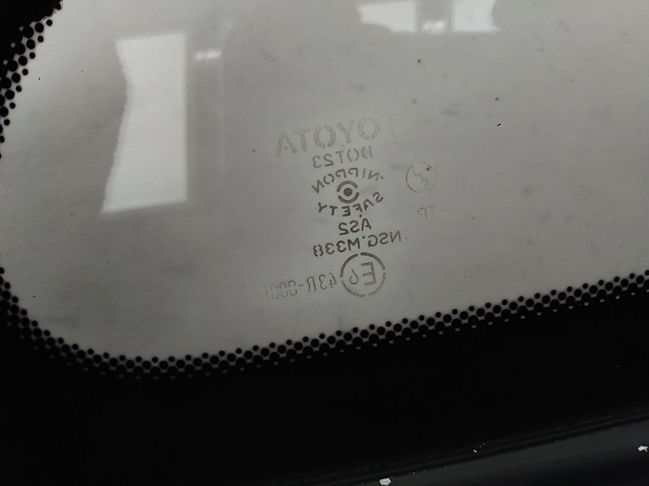 Lexus SC400 Passenger Right Rear Quarter Glass Window