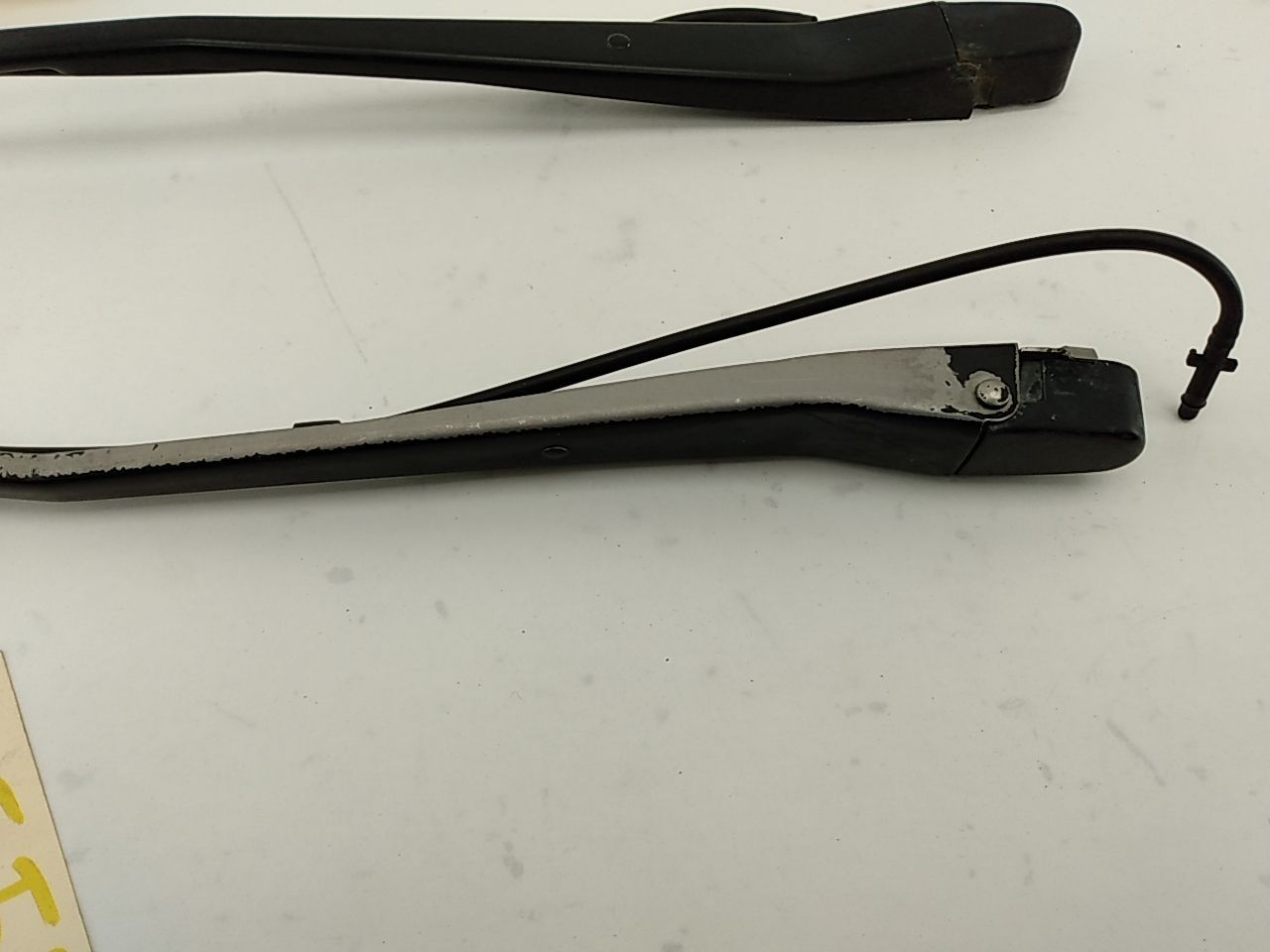 Buick Reatta Pair Of Windshield Wiper Arms - 0