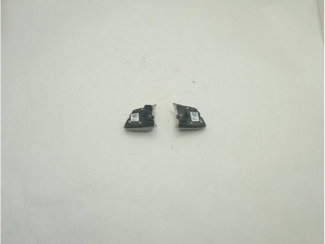 BMW Z4 Pair Of Steering Wheel Switches