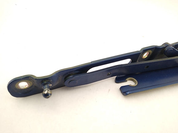 BMW 323i Pair Of Trunk Lid Hinge Brackets