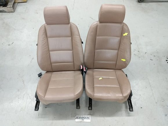 BMW 323i Pair Of Front Seat Set