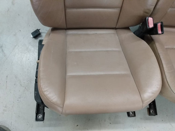 BMW 323i Pair Of Front Seat Set