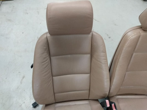BMW 323i Pair Of Front Seat Set