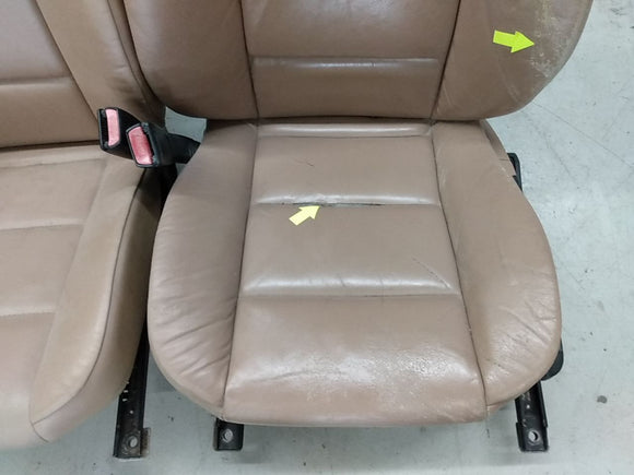 BMW 323i Pair Of Front Seat Set