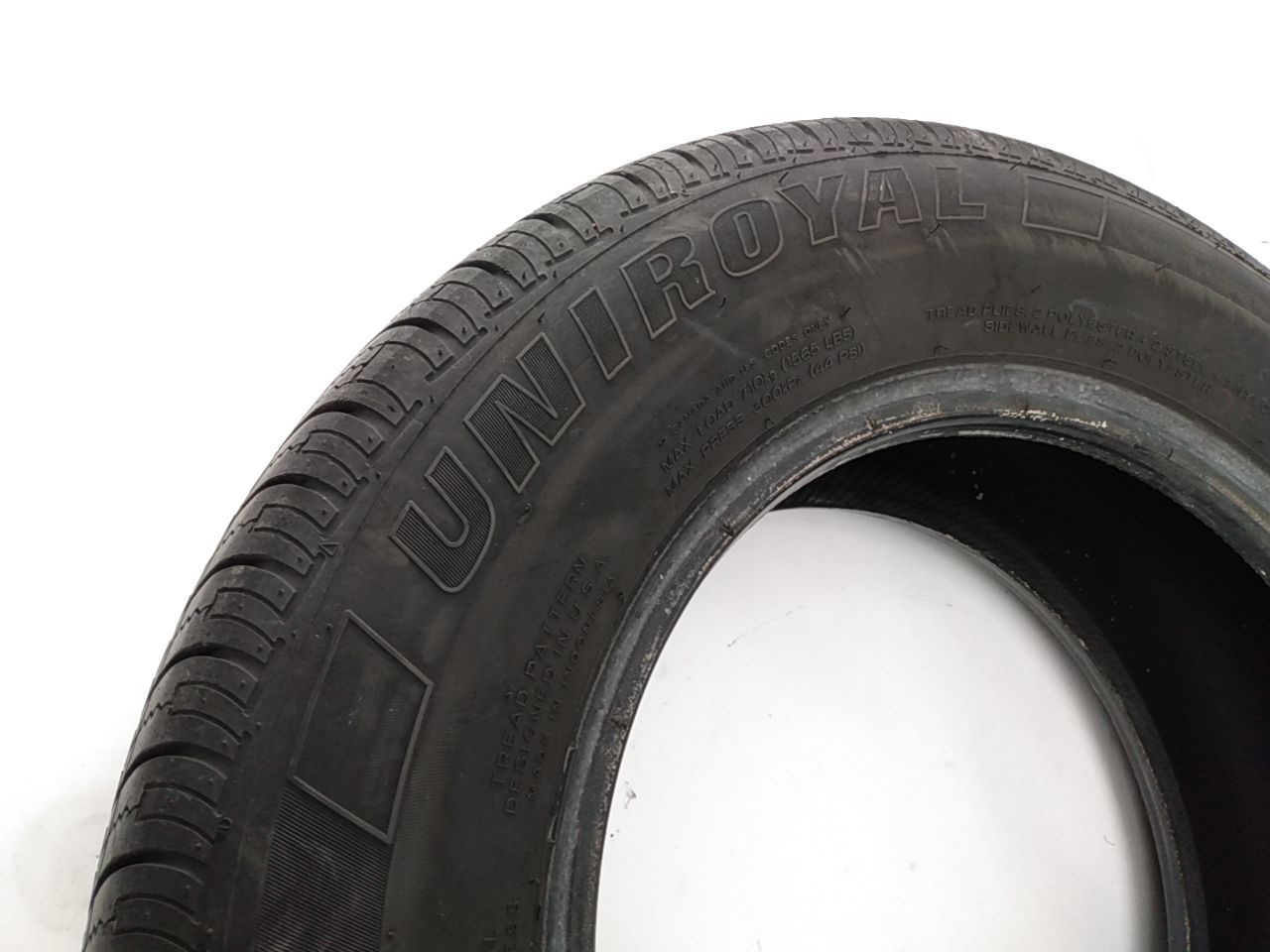 Buick Reatta Pair Of Uniroyal Tires - 0
