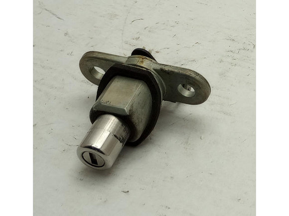BMW 323i Trunk Cylinder Key