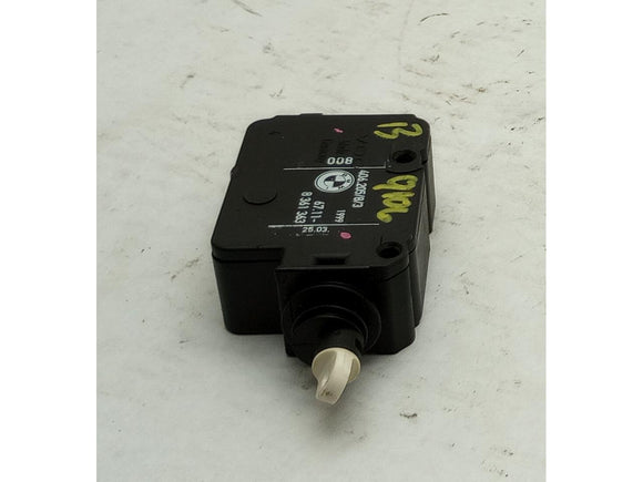 BMW 323i Trunk Lock Latch Actuator