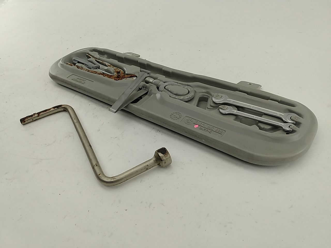 BMW 323i Spare Tire Tool Kit - 0